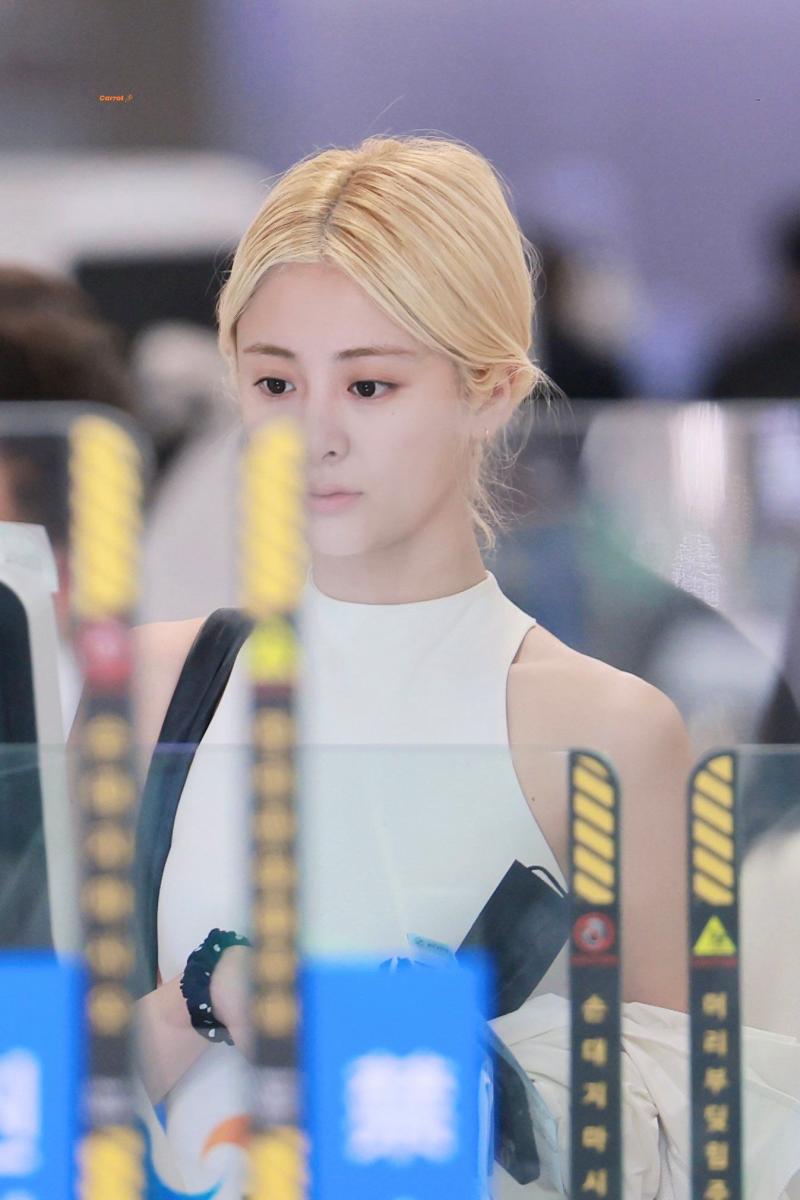 르세라핌 허윤진