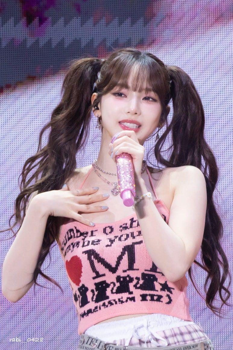 탄탄한 명품 허벅지 에스파 카리나