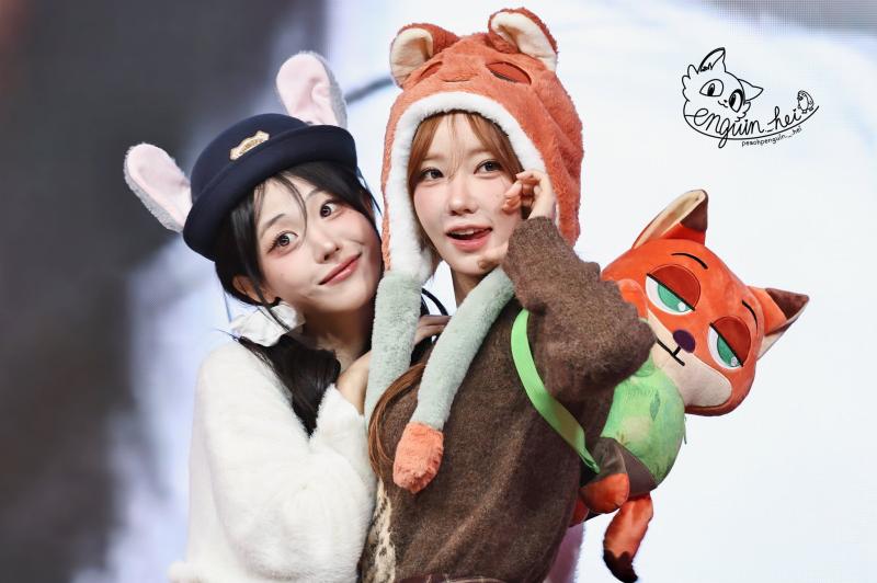 QWER 마젠타 & 히나