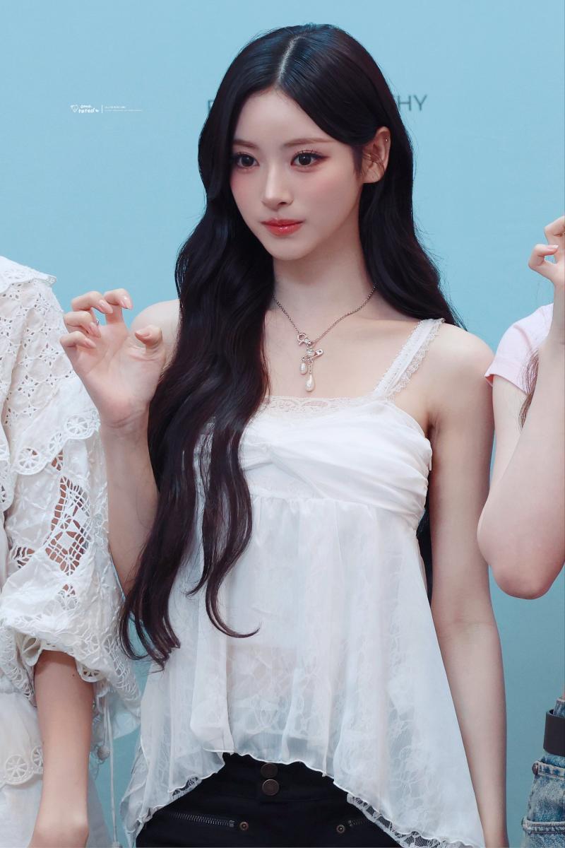 오늘자 미야오 안나 스타필드 수원 팬사인회