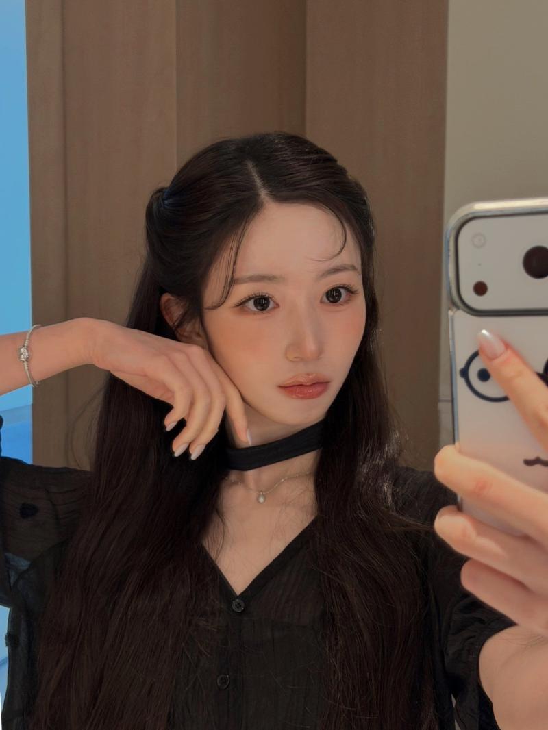 팬사인회 오프솔더 벌룬 치마 프로미스나인 백지헌