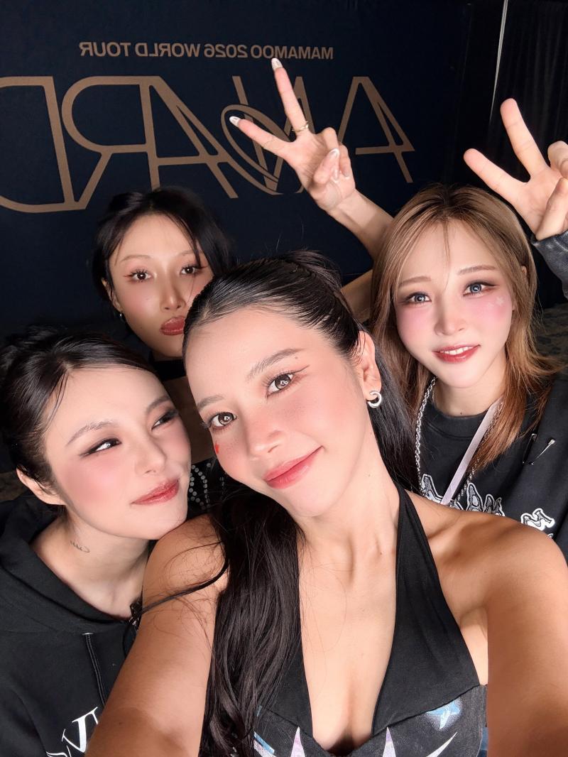마마무 솔라 SNS