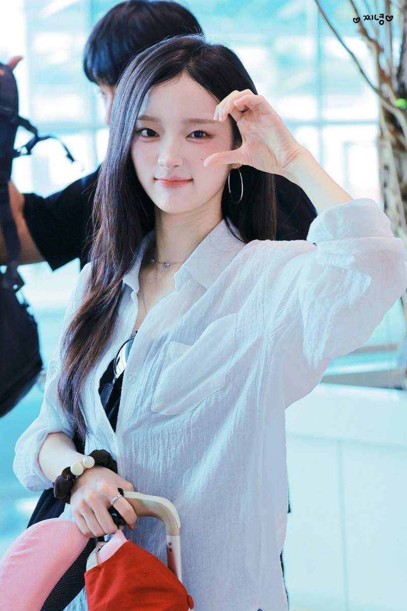 선이 예쁜 여돌 역시나...gif