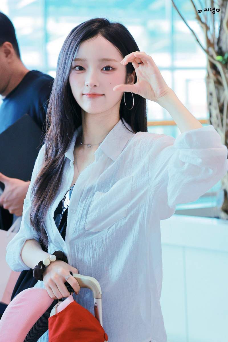 선이 예쁜 여돌 역시나...gif