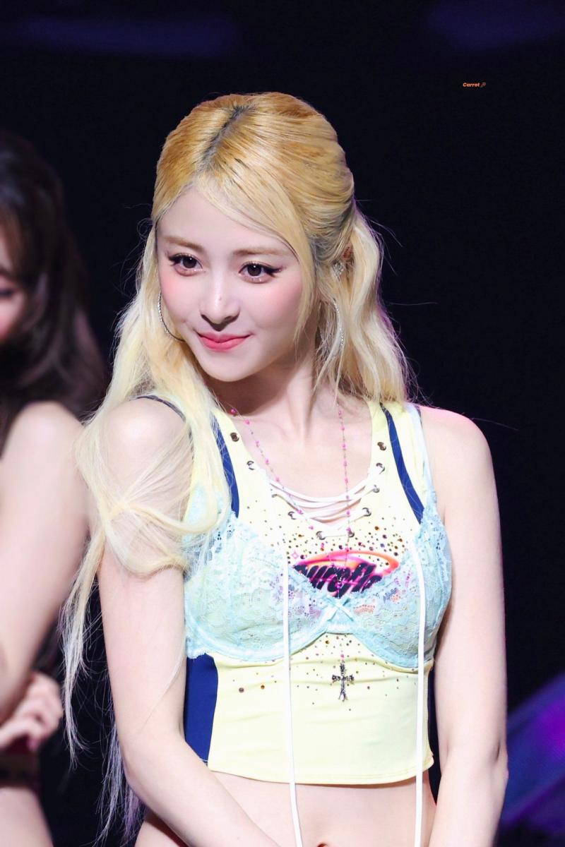 르세라핌 허윤진