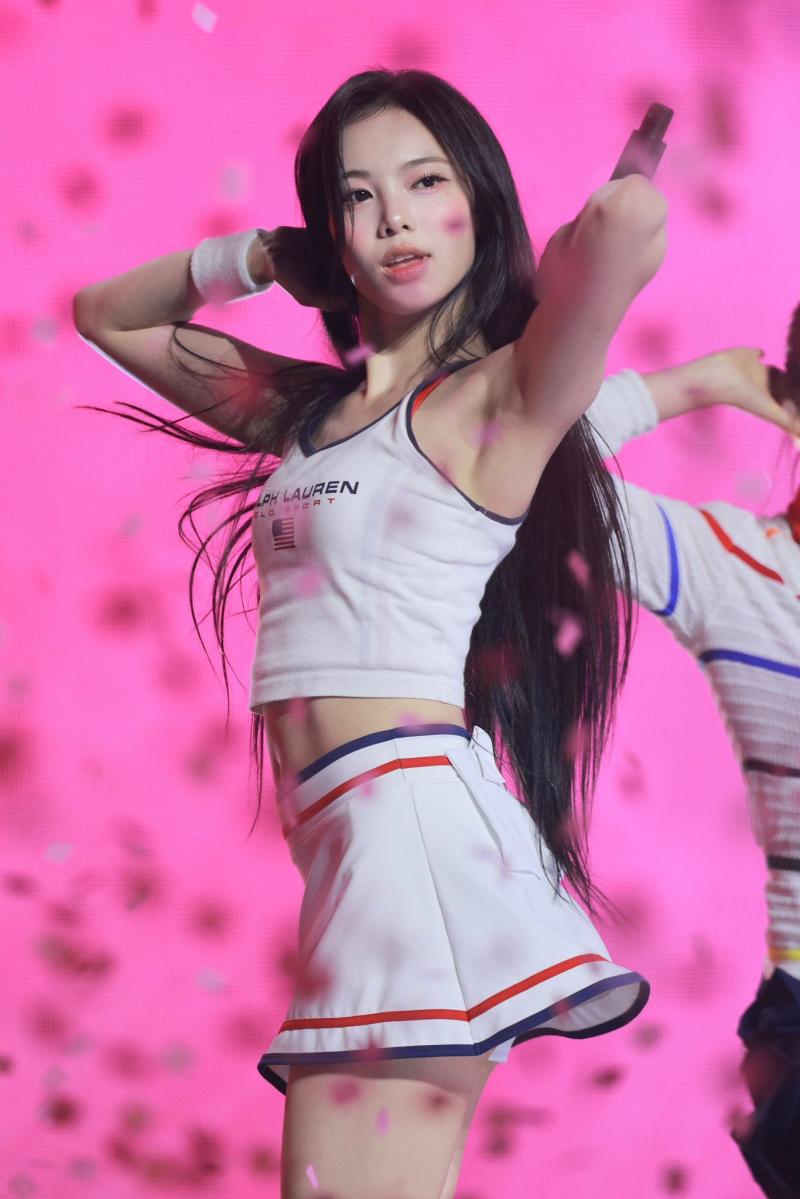 팬들한테 인사하는 트와이스 콘서트 사나 공주님