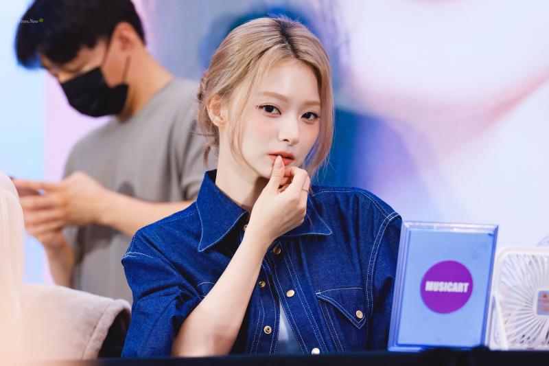 프로미스나인 이나경