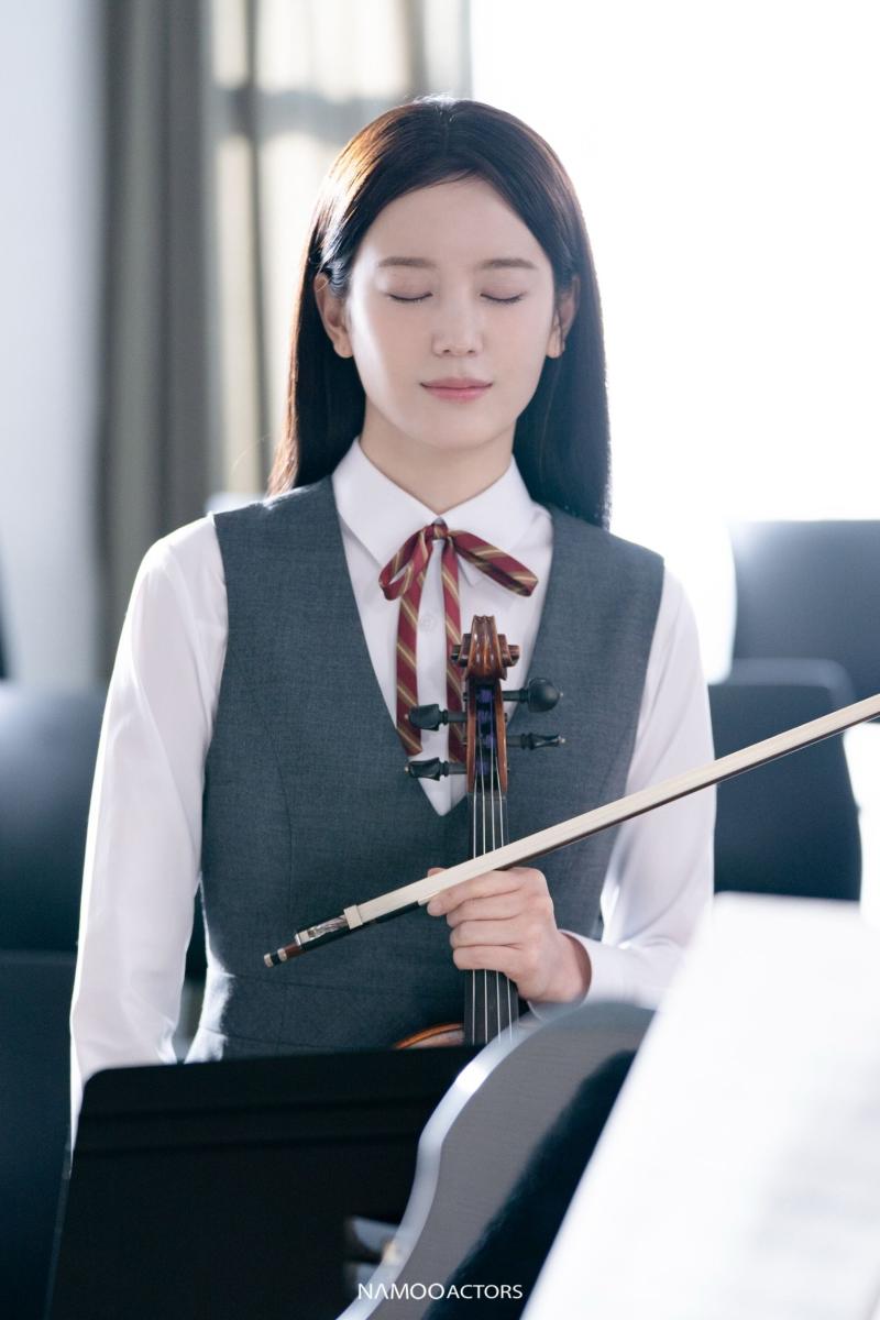 안경 낀 큐티 르세라핌 김채원