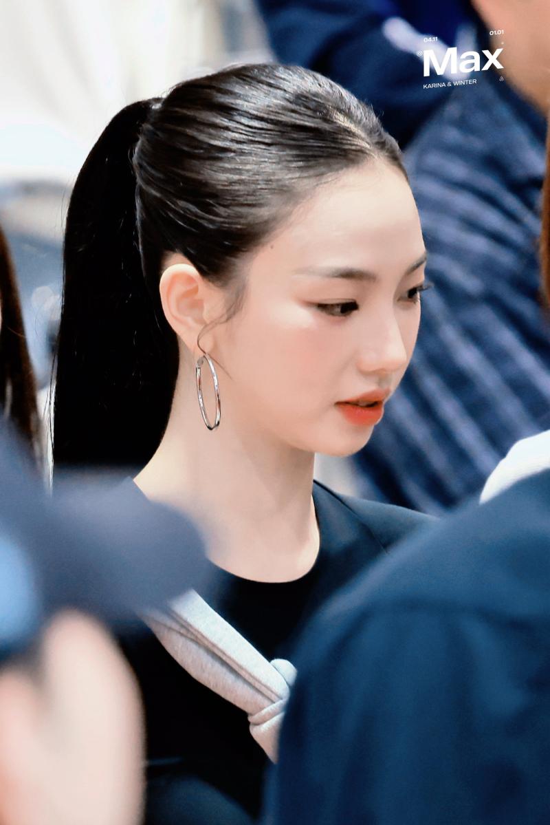오늘자 어마어마한 에스파 카리나 나이키 팝업 행사 (스압)
