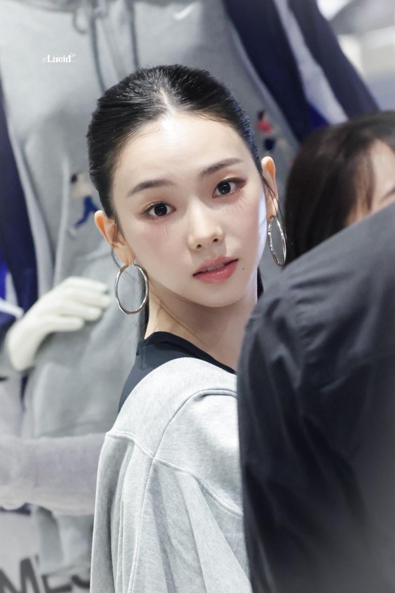 오늘자 어마어마한 에스파 카리나 나이키 팝업 행사 (스압)