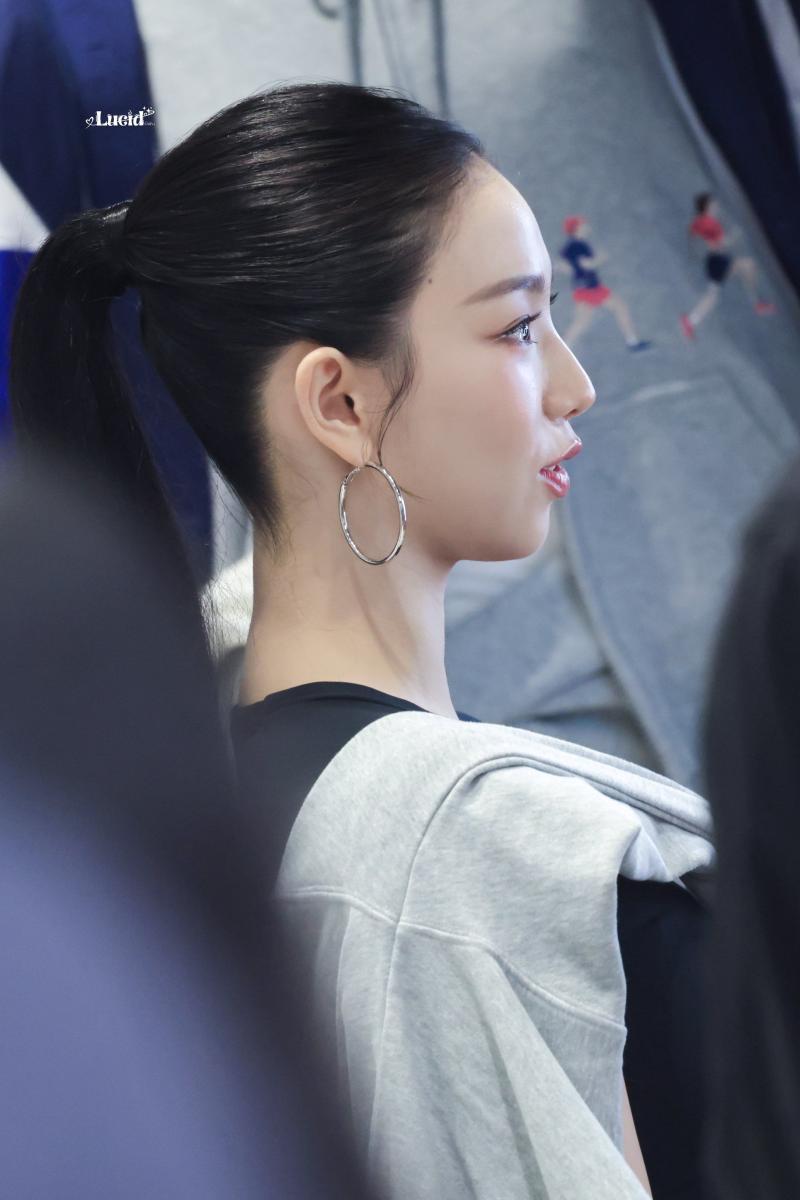 오늘자 어마어마한 에스파 카리나 나이키 팝업 행사 (스압)
