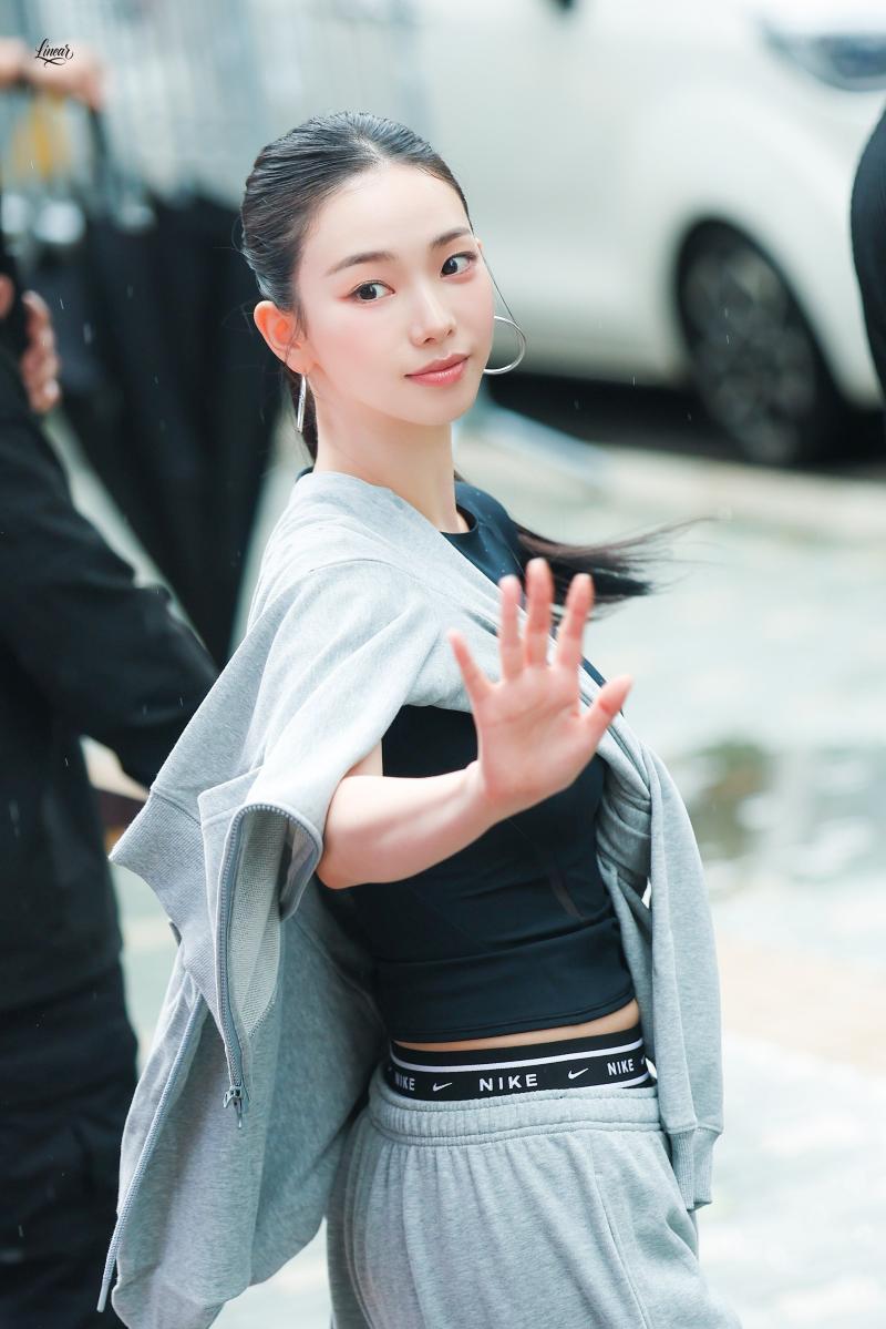 오늘자 카리나 260901 나이키 NIKE STUDIO FLEECE