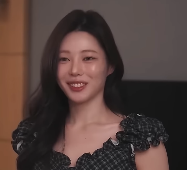 [판타지물] 편한 옷 있어요? 자고 가게요