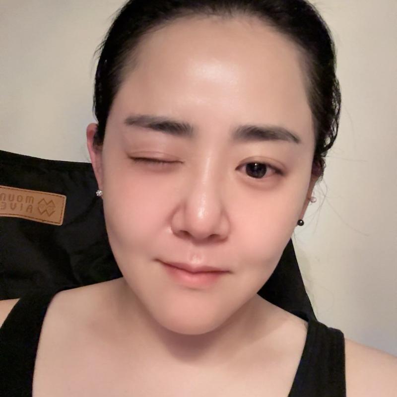 배우 문근영 인스타 업로드.jpg