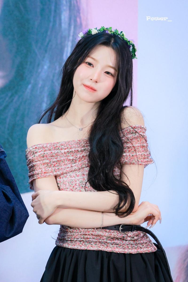 프로미스나인 백지헌