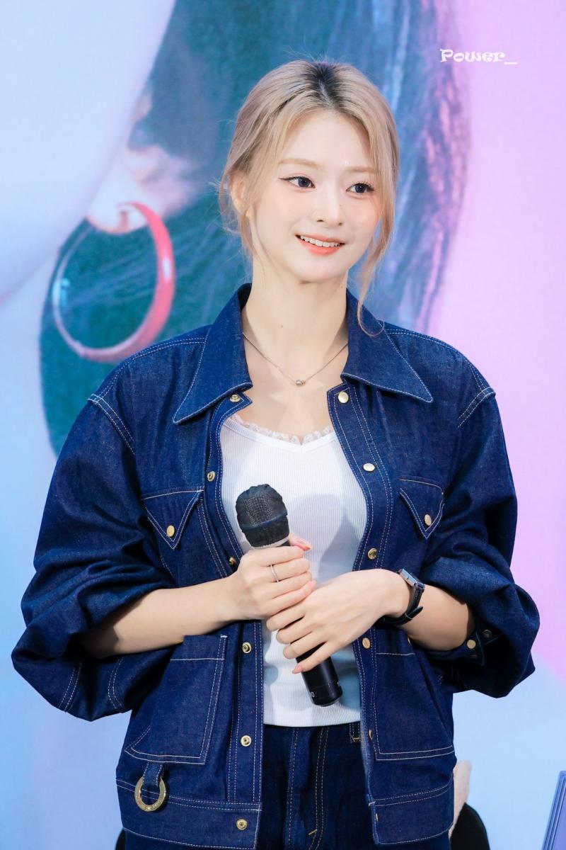 프로미스나인 이나경