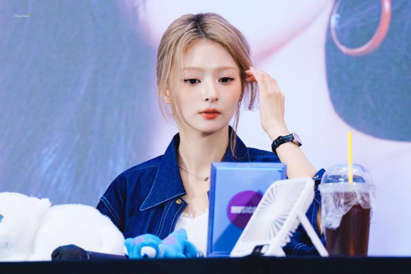 프로미스나인 이나경