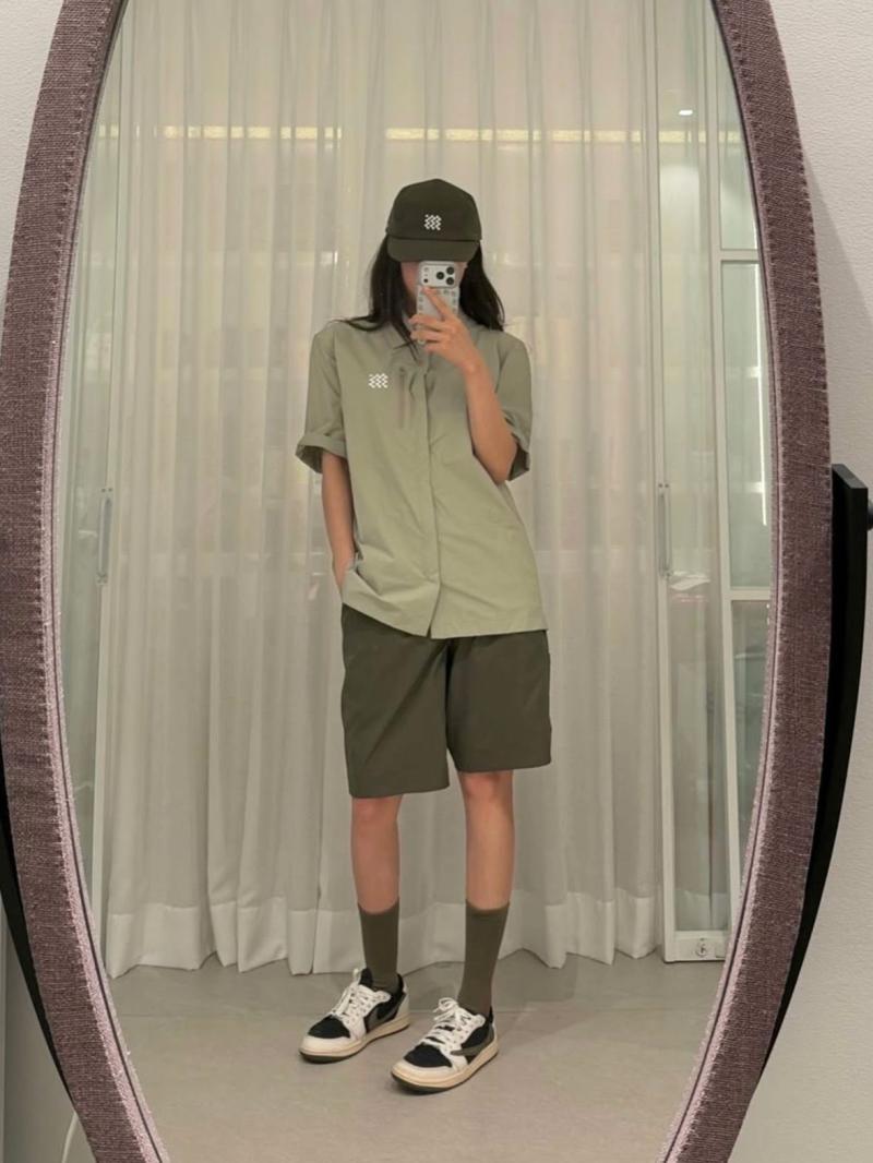 베이비몬스터 아현 타이트한 밀착 원피스 털때 마다 떨리는 허벅지