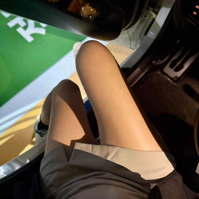 90년생 유부녀의 각선미 자랑.jpg