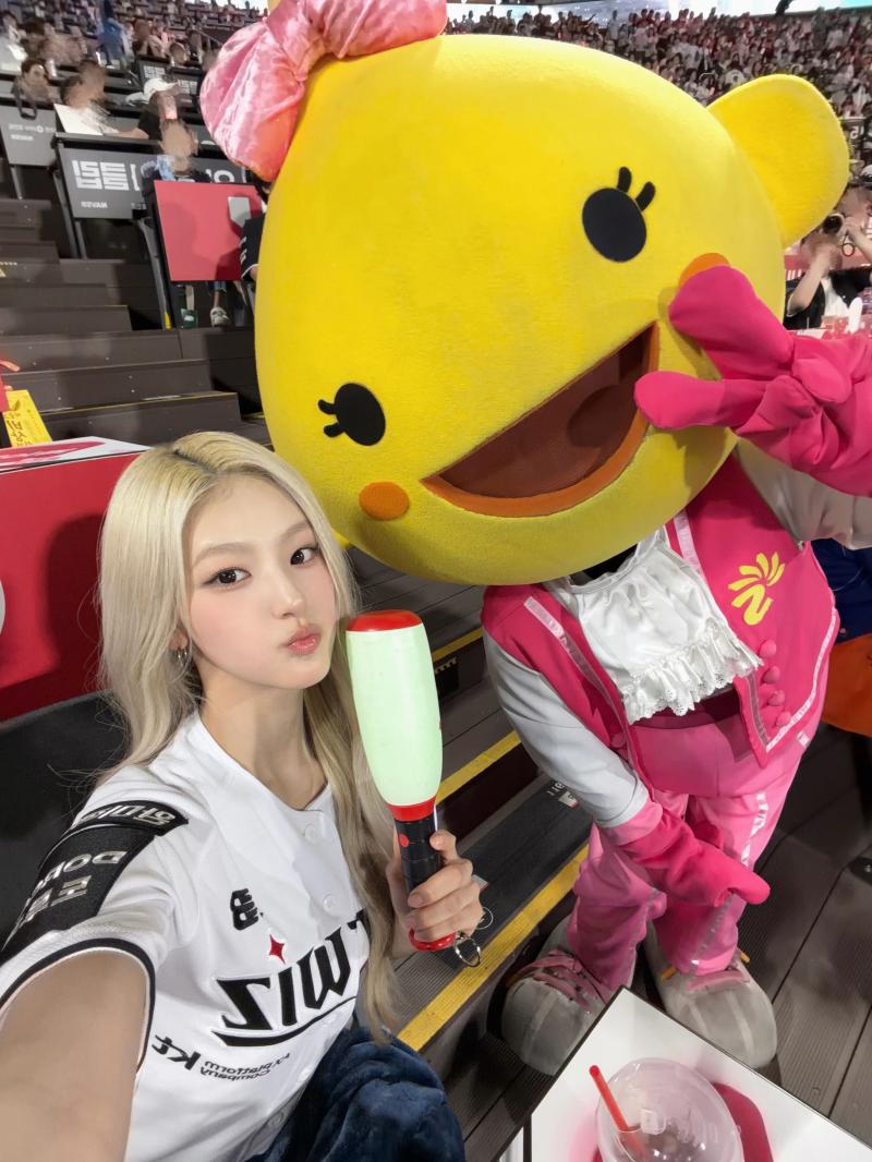 승리요정 키스오브라이프 하늘