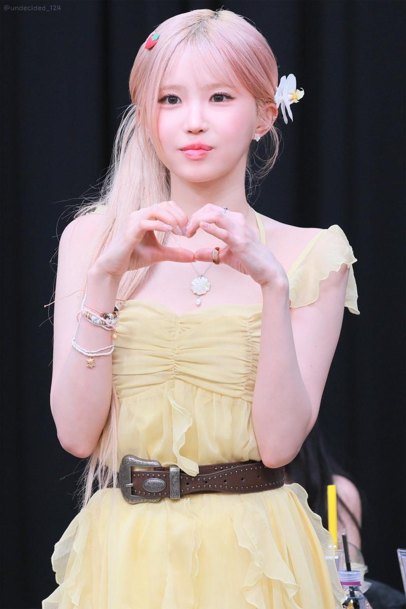프로미스나인 송하영