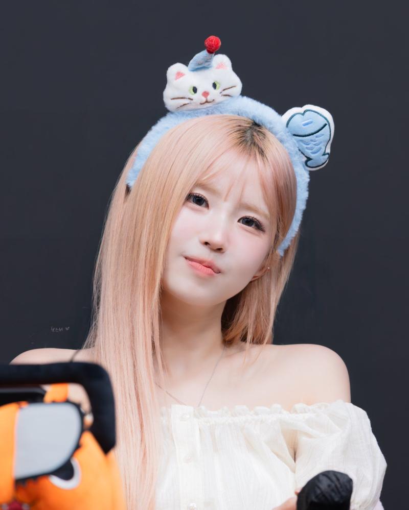 프로미스나인 송하영
