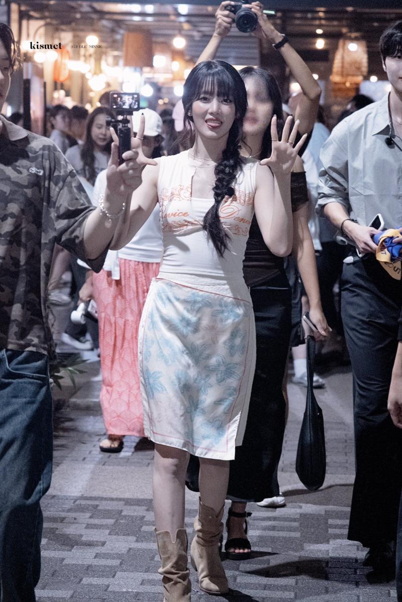 아이들 민니 260906 Minnie JAYKEEOUT Busking Q