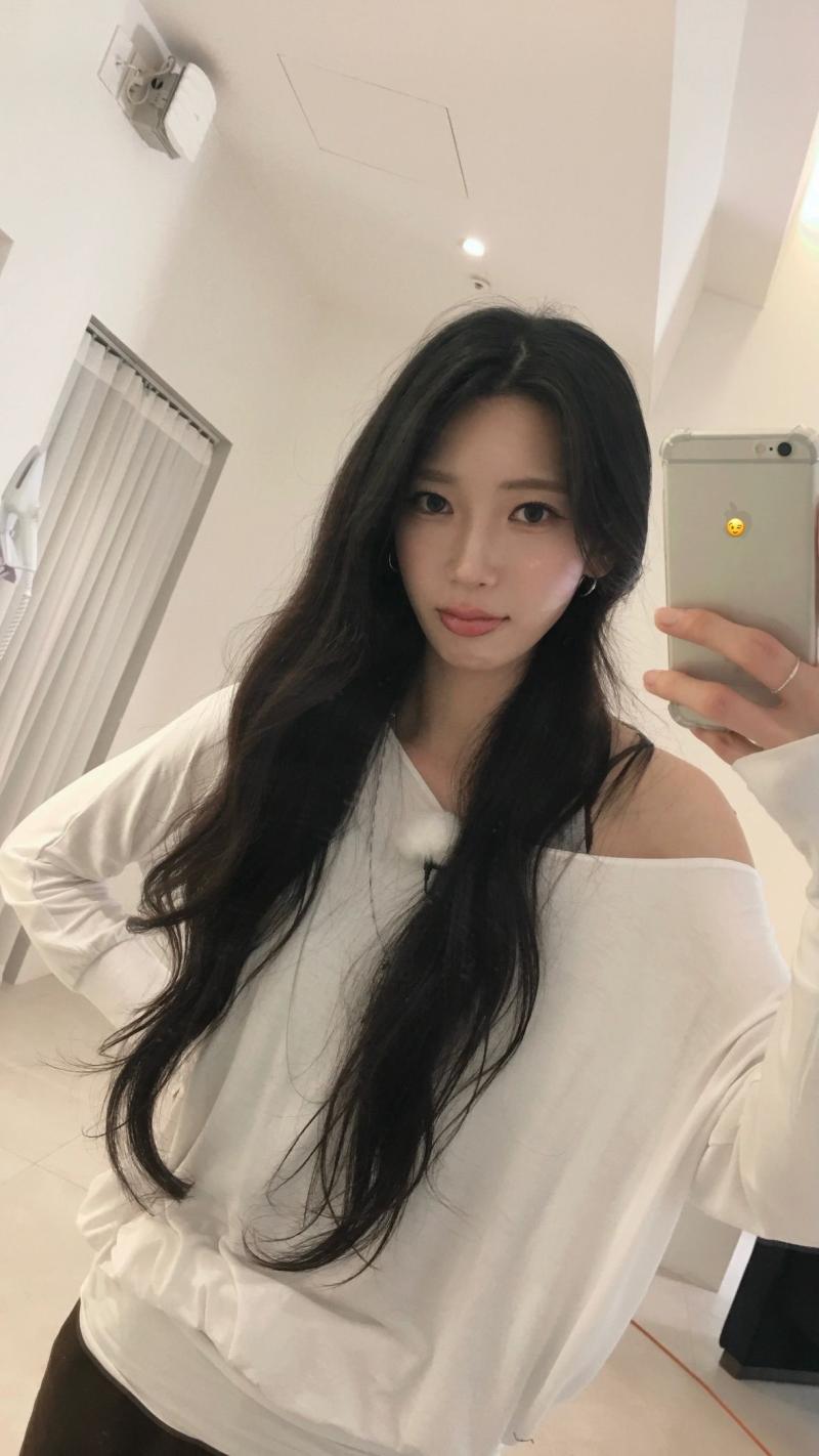 허지원, 아이칠린 이지