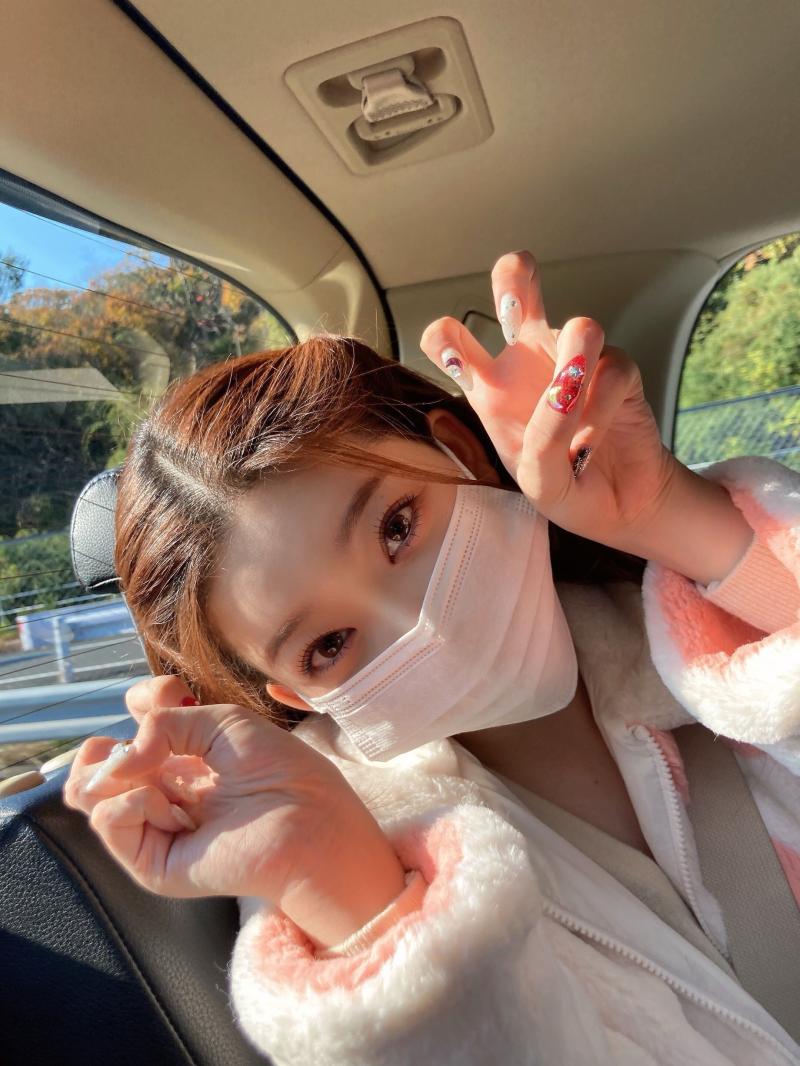 허지원, 아이칠린 이지