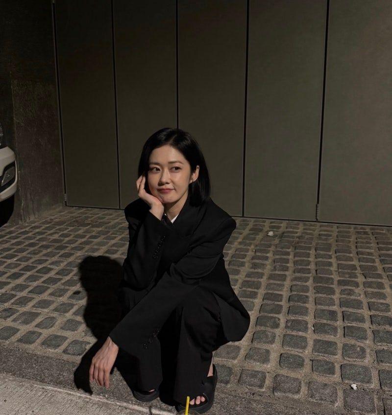 최근 콘서트 아이브 레이 순백색 홀터넥 핫팬츠 떨리는 내전근 허벅지