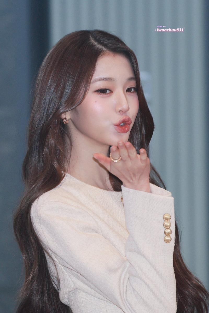 아이브 장원영 260907 IVE EXHIBITION