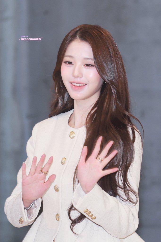 아이브 장원영 260907 IVE EXHIBITION