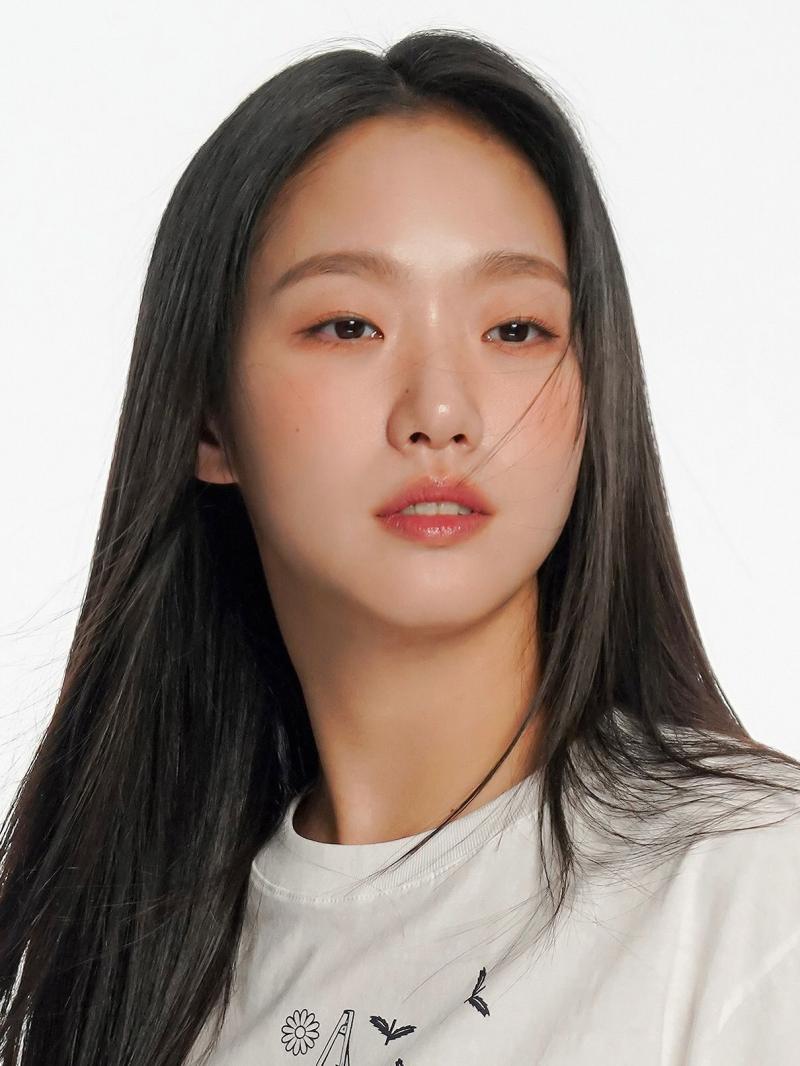 배우 김고은 최근 화보.jpg