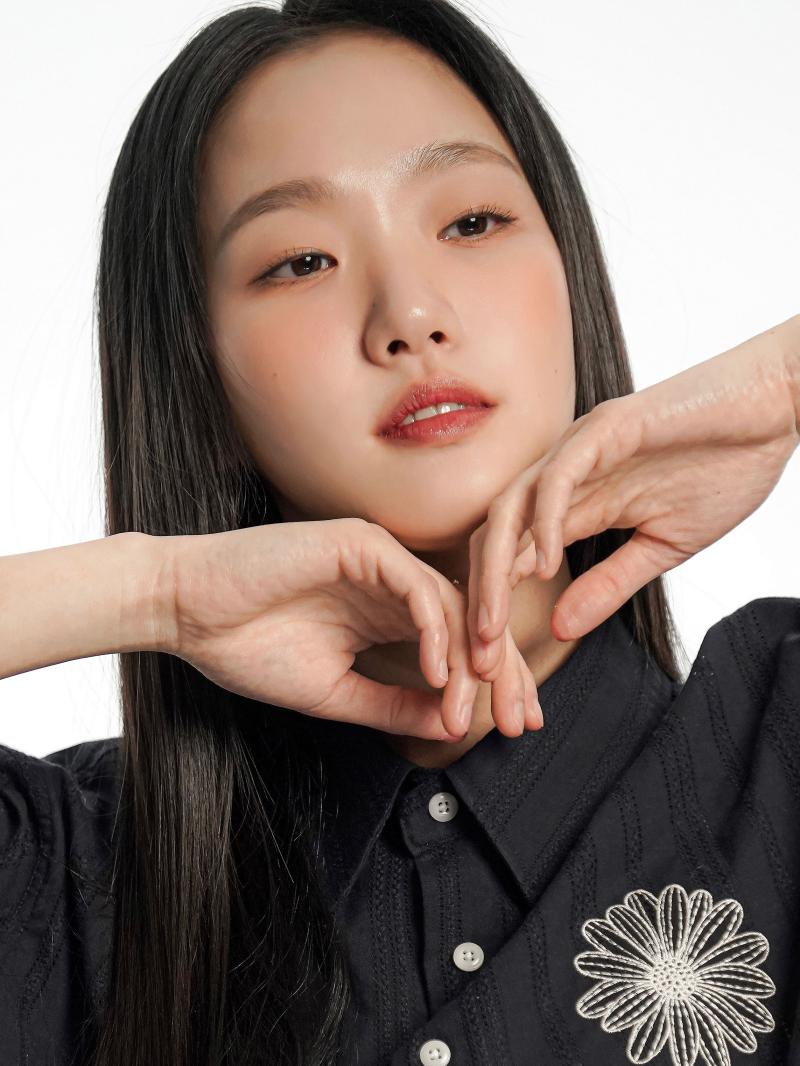 배우 김고은 최근 화보.jpg