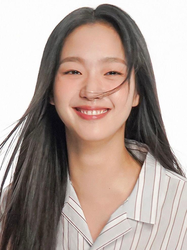배우 김고은 최근 화보.jpg