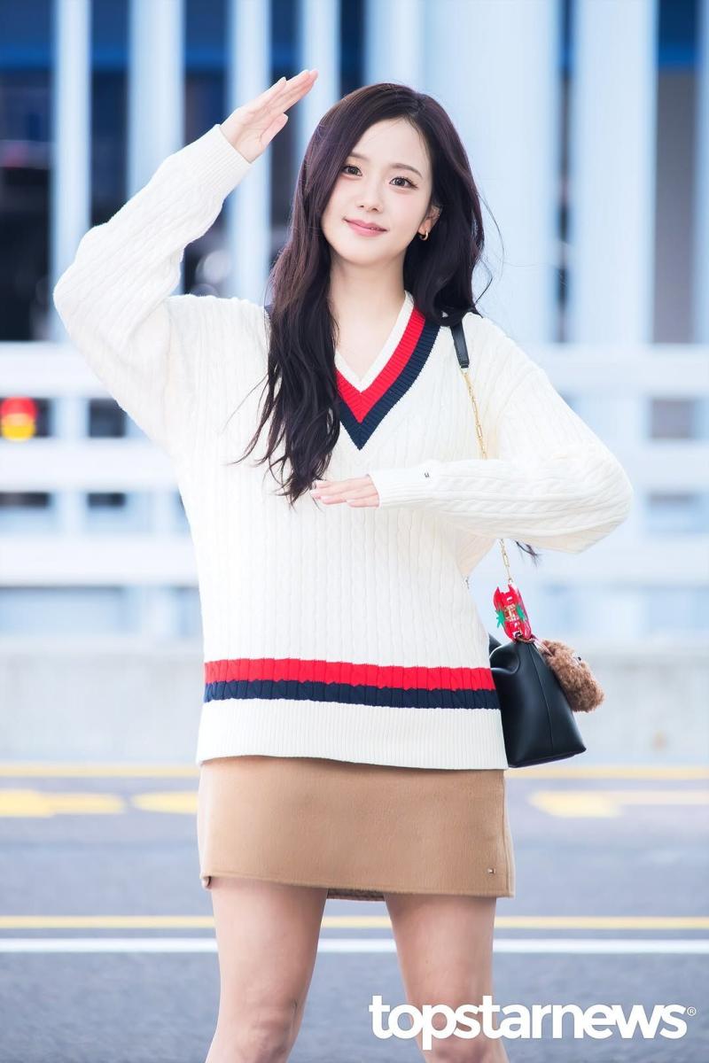 오늘자 뉴욕으로 출국하는 블랙핑크 지수