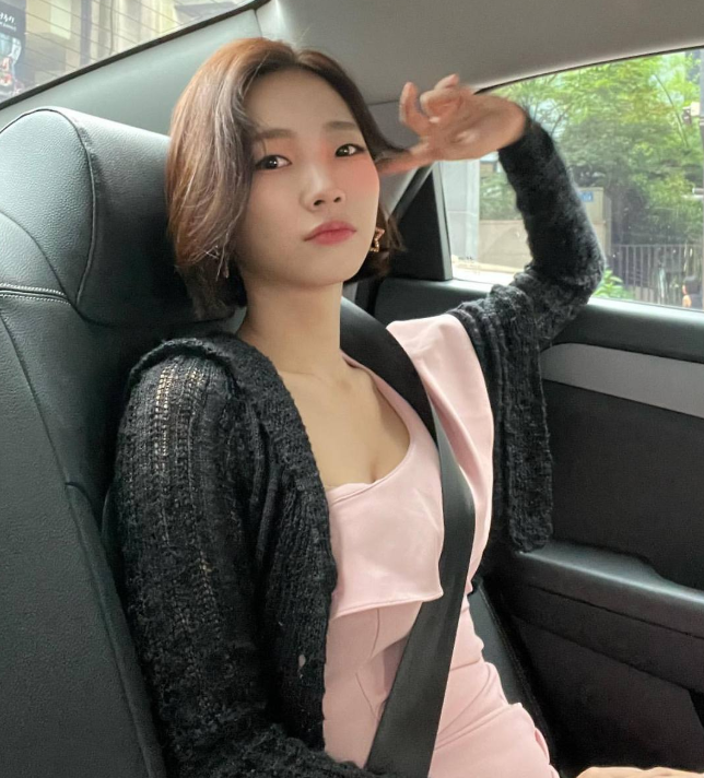 권민정 아나운서 오피스룩 여신