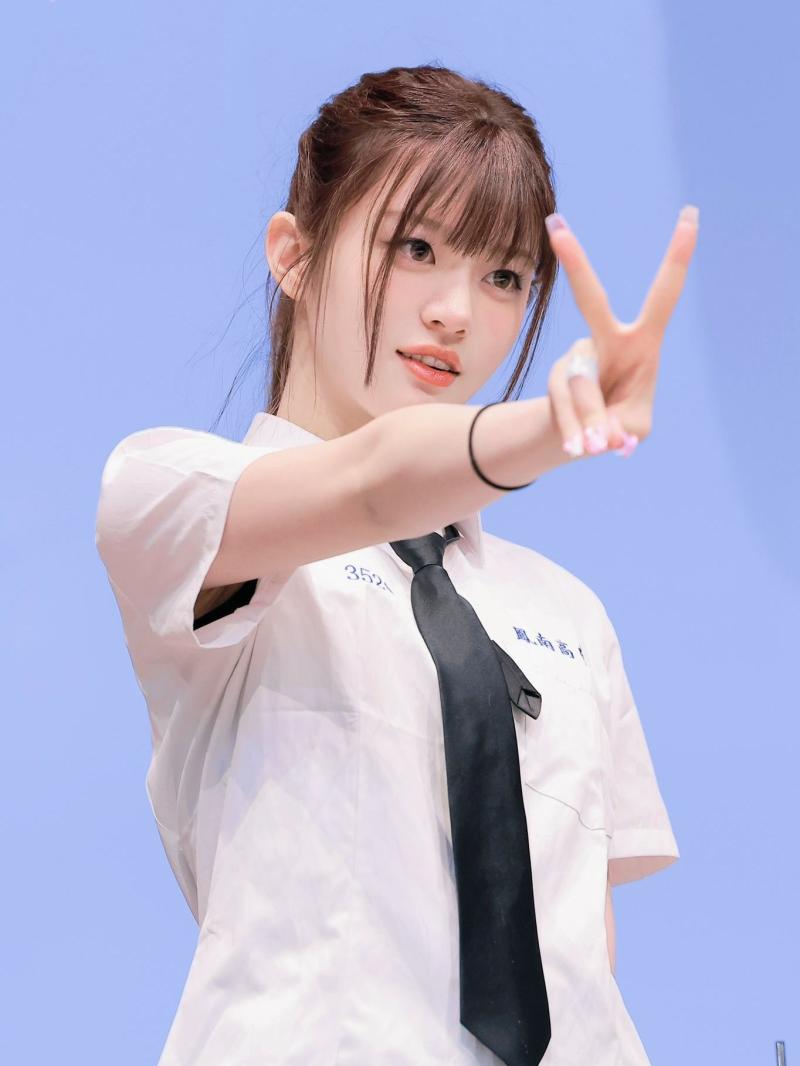 아일릿 (ILLIT) 민주