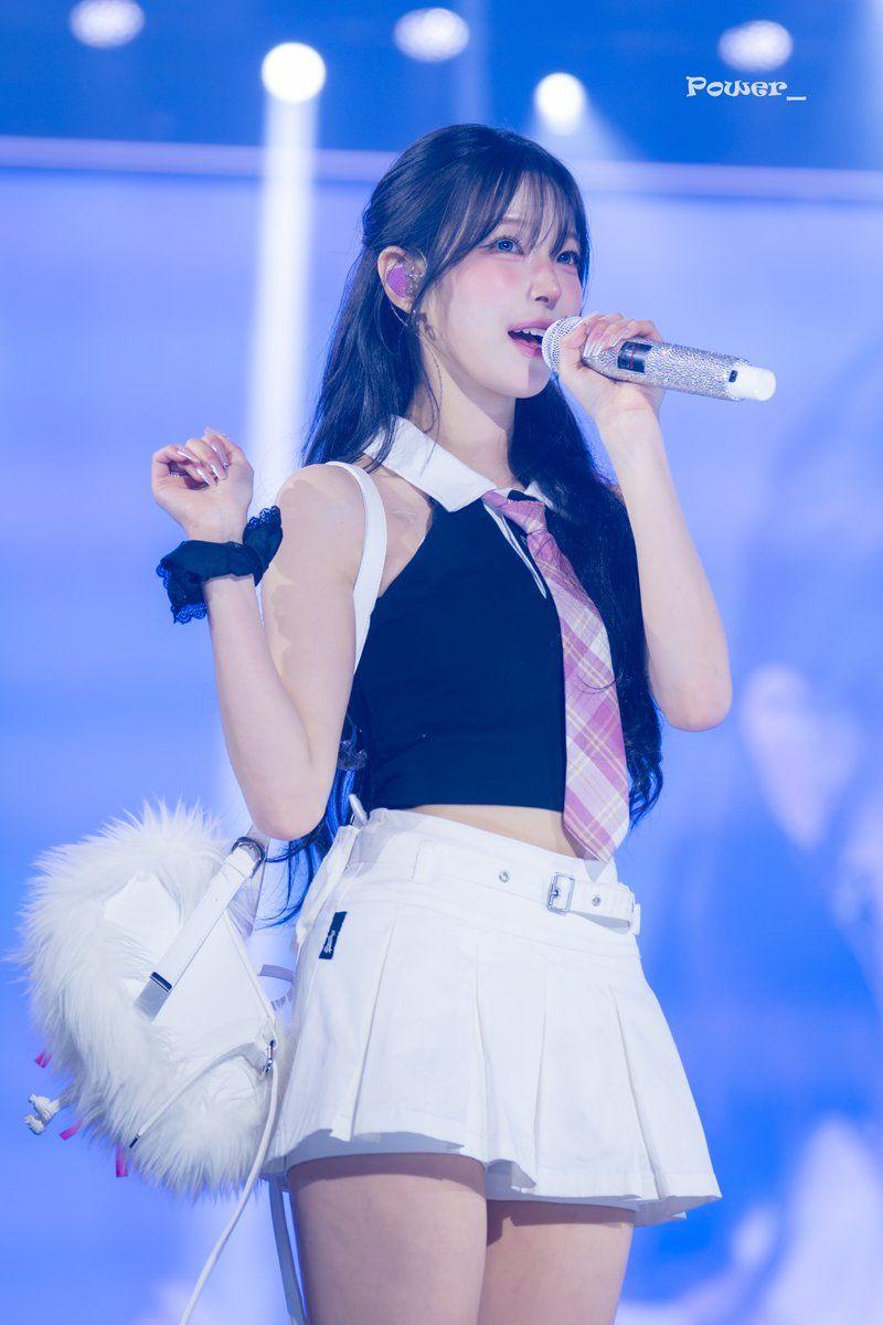프로미스나인 백지헌 TOMORROW GLOW in 서울콘서트 260906