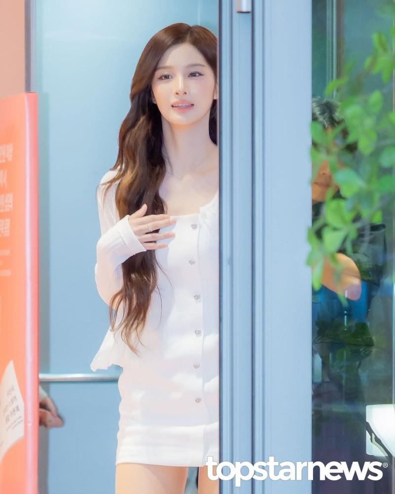 오늘자 무신사 뷰티 홍대 엔믹스 설윤