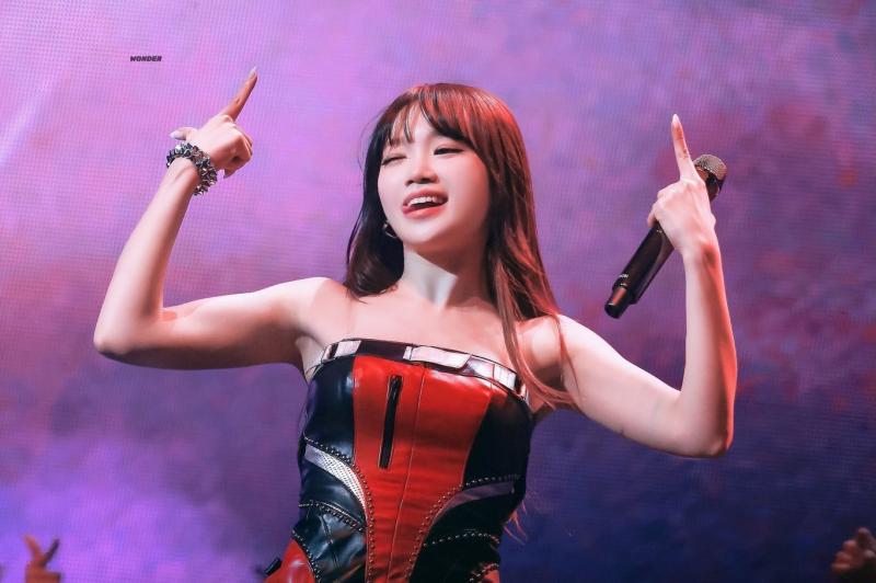 LE SSERAFIM (르세라핌) 김채원