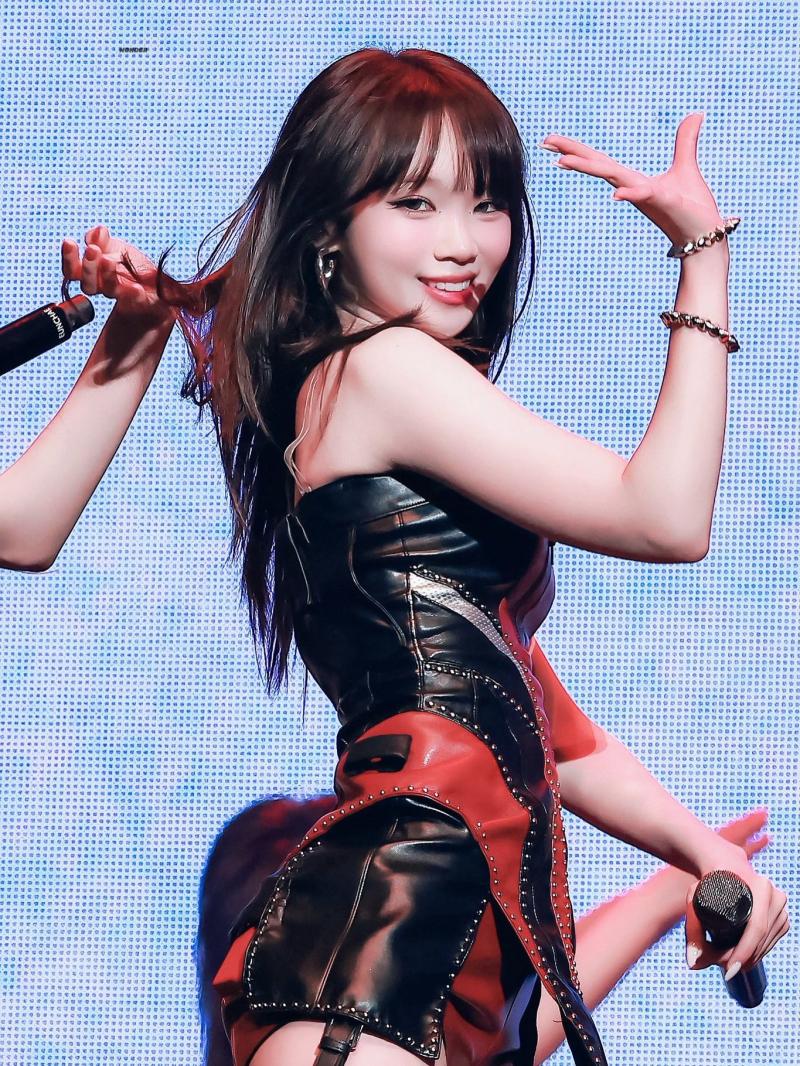 LE SSERAFIM (르세라핌) 김채원