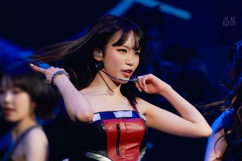 LE SSERAFIM (르세라핌) 김채원