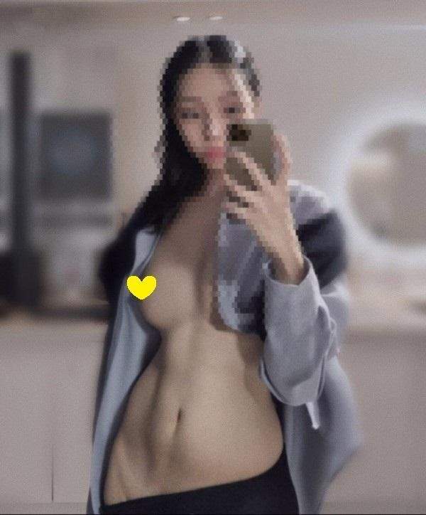 몸매에 자신있는 이쁜 처자들의 거울샷.jpg