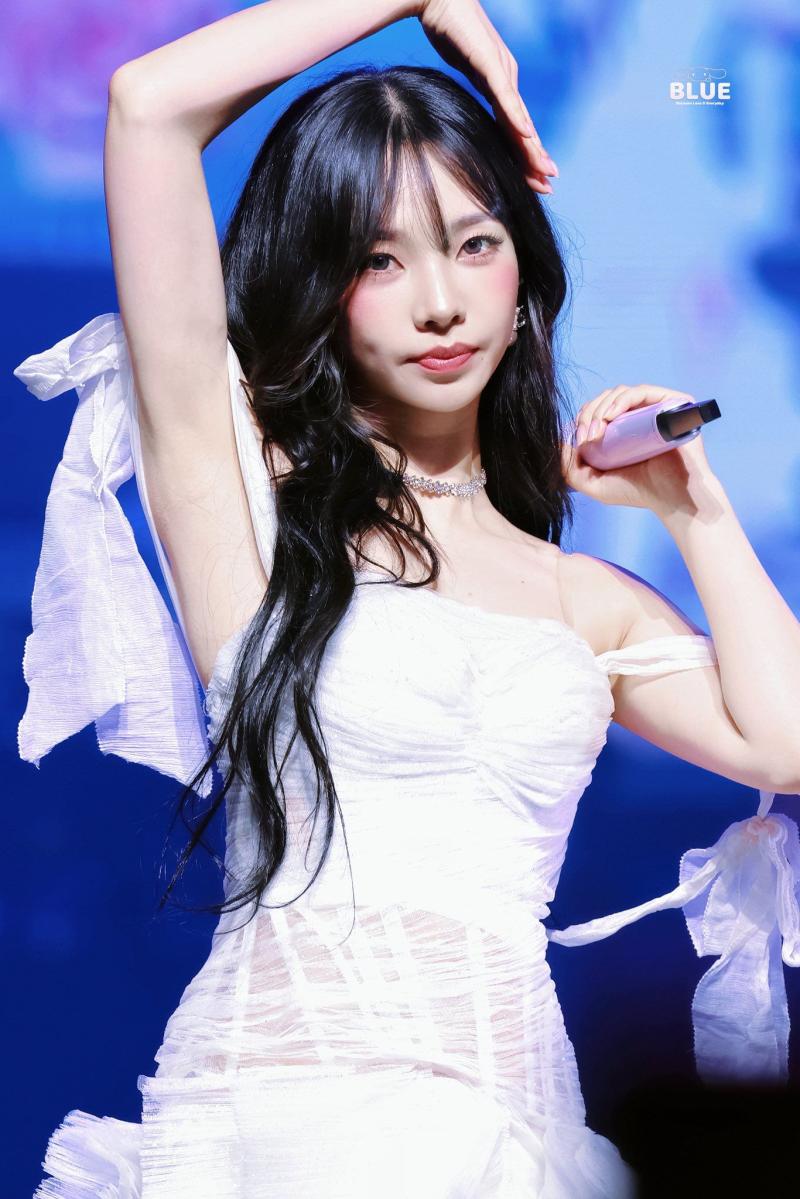 멕시코시티에서  공연한 에스파 카리나 260911
