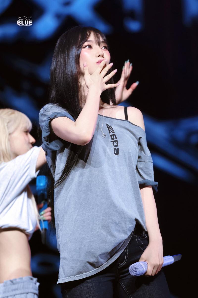 멕시코시티에서  공연한 에스파 카리나 260911