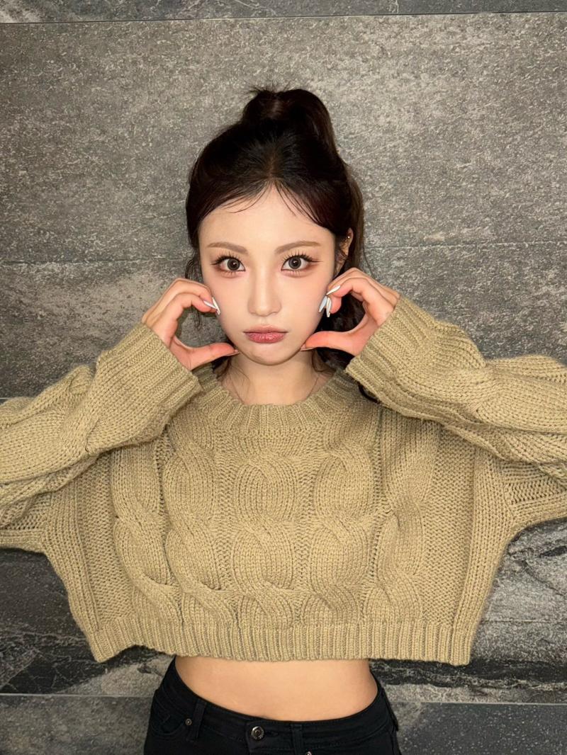 예쁜 애 옆에 예쁜 애 옆에 예쁜 애.jpg