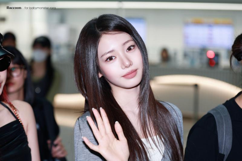 베이비몬스터 로라 260910 출국