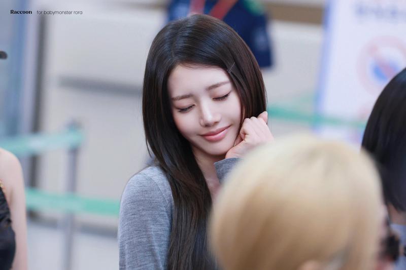 베이비몬스터 로라 260910 출국