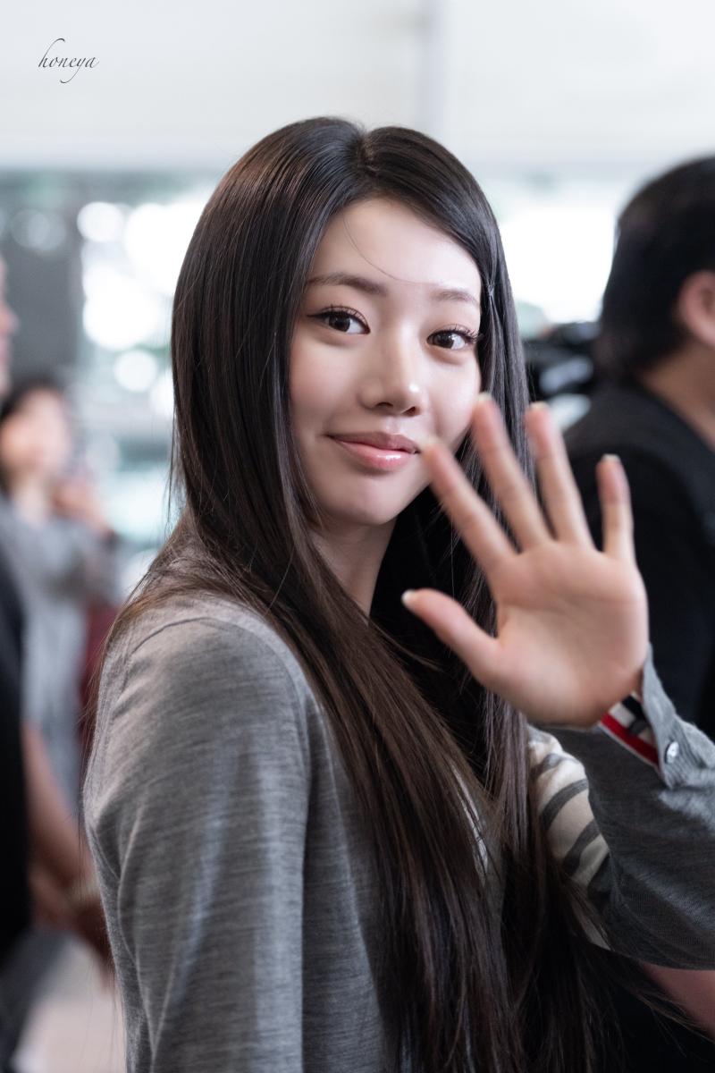 베이비몬스터 로라 260910 출국